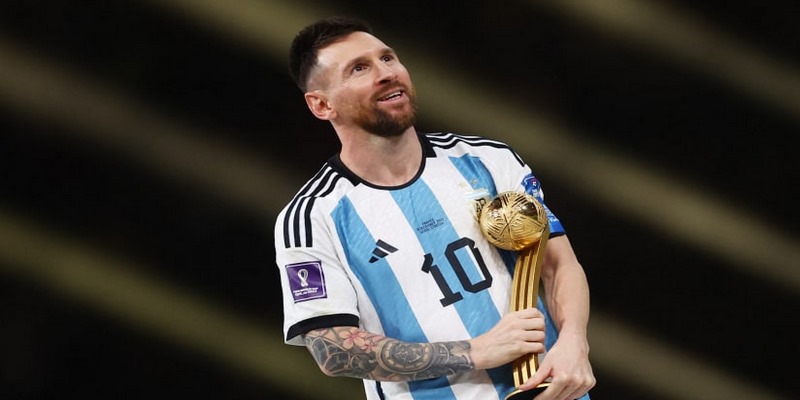 Những thành tựu của “bọ chét” Messi - người hùng trong làng bóng đá